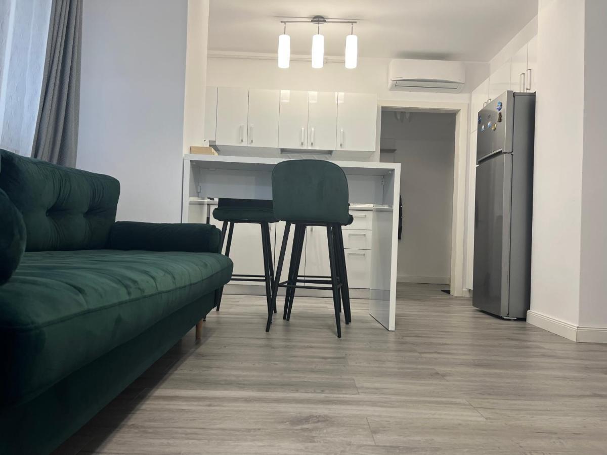 Apartament Otopeni Langa Parc Bagian luar foto